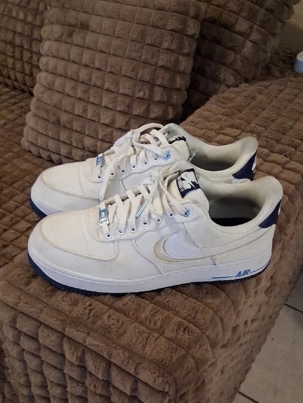 Nike White and Blue Low-Top Sneakers